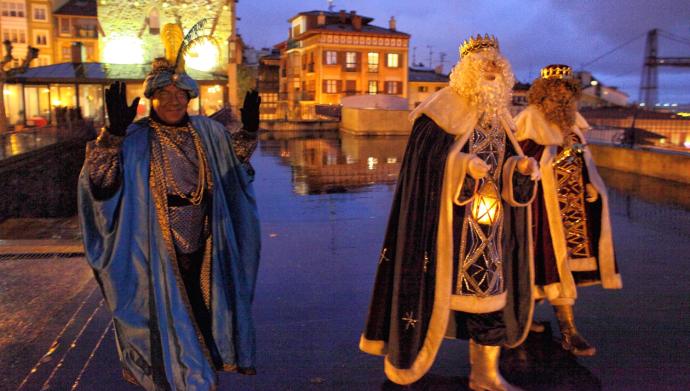 Portugalete apuesta por mantener el recibimiento a Olentzero y Mari Domingi y la cabalgata de los Reyes Magos.