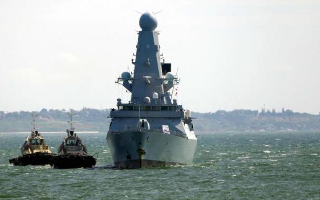 El destructor 'HSM Defender' de la Armada británica.