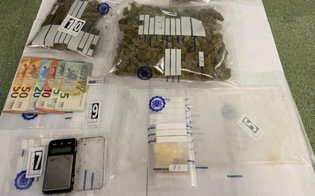 Parte del material incautado.