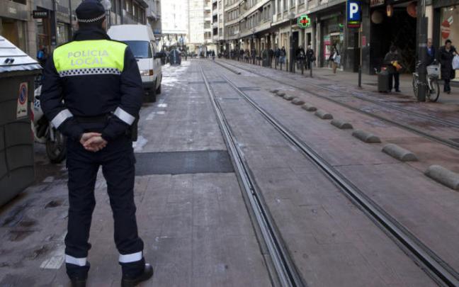 Un agente de la Policía Local. Un agente de la Policía Local.