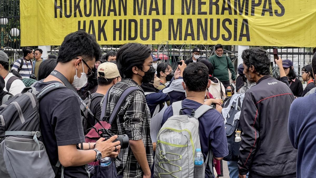 Protesta contra la reforma del código penal en Indonesia.