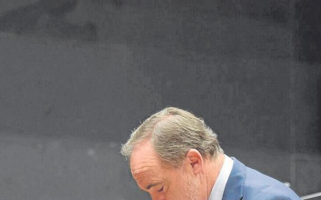 El presidente de UPN, Javier Esparza, en el Parlamento navarro.
