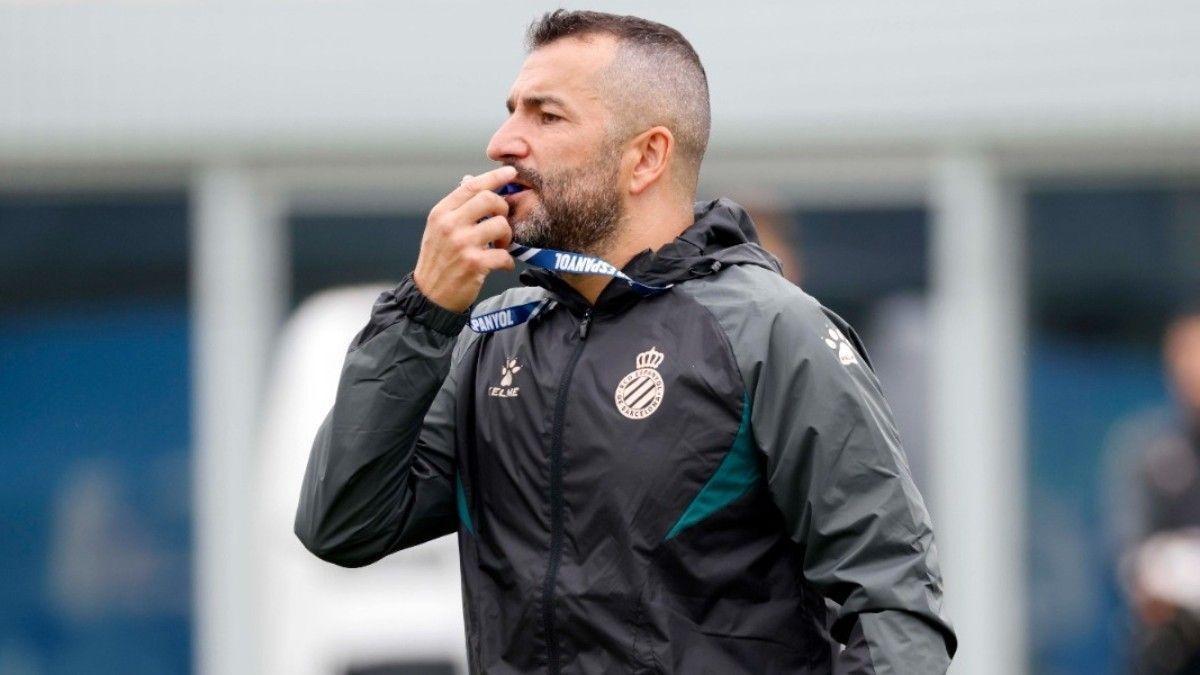 Diego Martínez, durante un entrenamiento del Espanyol.