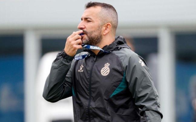 Diego Martínez, durante un entrenamiento del Espanyol.