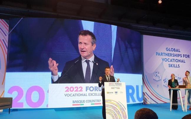El consejero de Educaci&oacute;n, Jokin Bildarratz, durante su intervenci&oacute;n en el Foro.