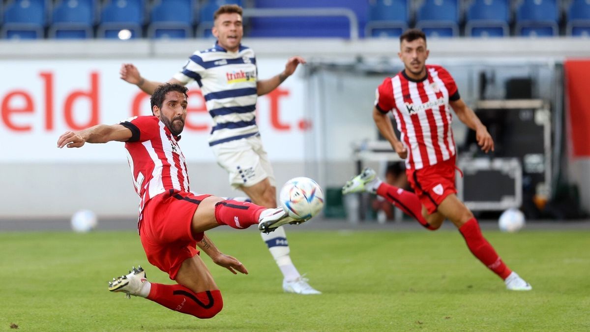 Raúl García en un partido de la pretemporada.