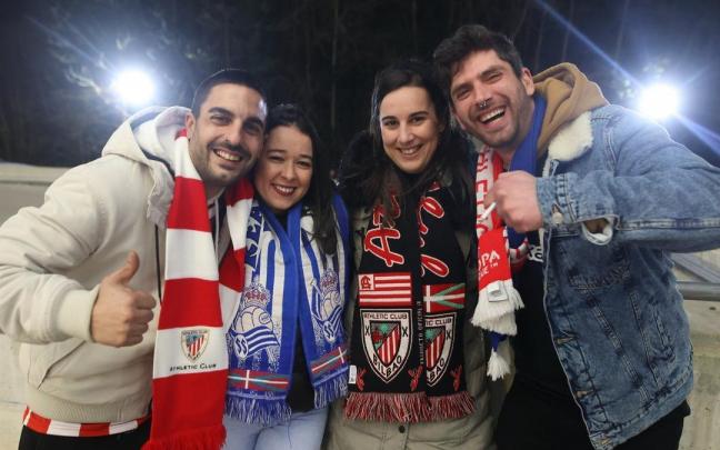 Gran ambiente en la previa del Real Sociedad - Athletic