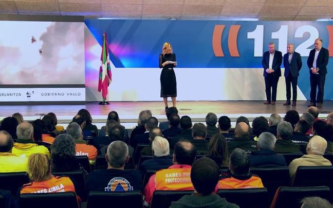 Acto de entrega de medalla y diplomas al mérito celebrado en Arkaute Acto de entrega de medalla y diplomas al mérito celebrado en Arkaute