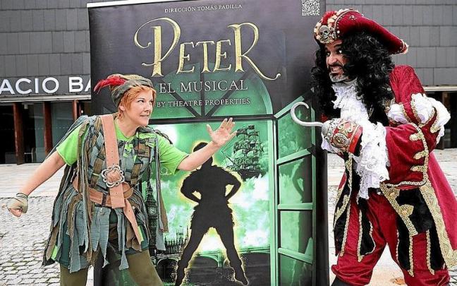 Los actores principales del musical ‘Peter’, Silvia Villaú y Carlos Benito, en Pamplona. Los actores principales del musical ‘Peter’, Silvia Villaú y Carlos Benito, en Pamplona.