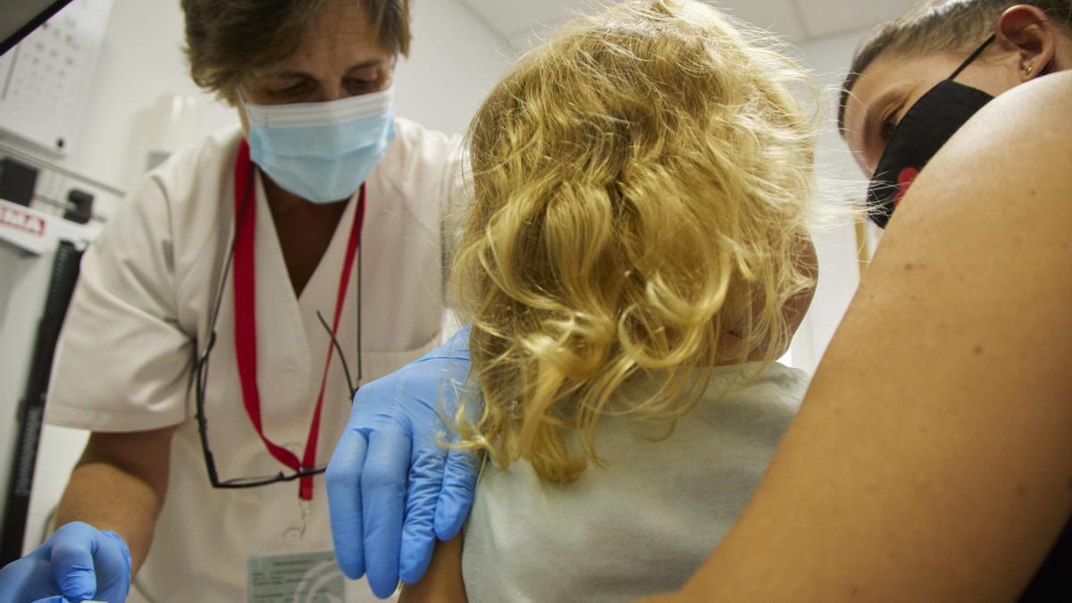 La vacunación mantiene el ritmo en Euskadi, “sin alarma” por la Kraken