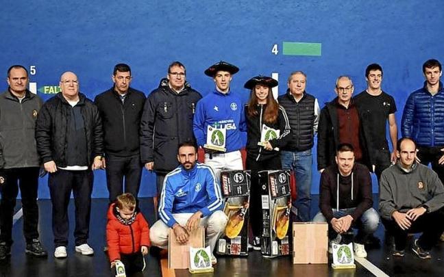 Finalistas, jueces y organizadores, tras las finales.