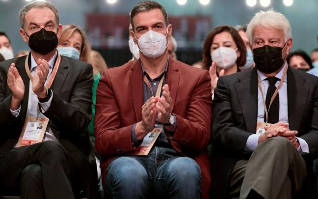 Rodríguez Zapatero, impulsor de la Ley de Memoria original; Pedro Sánchez y Felipe González. Rodríguez Zapatero, impulsor de la Ley de Memoria original; Pedro Sánchez y Felipe González.