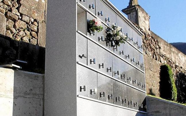 El columbario con 40 cubículos que ha habilitado el Consistorio. | FOTO: N.G. El columbario con 40 cubículos que ha habilitado el Consistorio. | FOTO: N.G.
