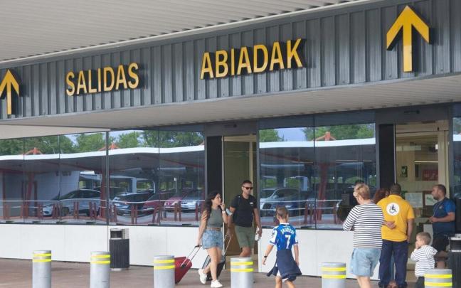 Terminal de salidas del aeropuerto de Gasteiz, en Foronda