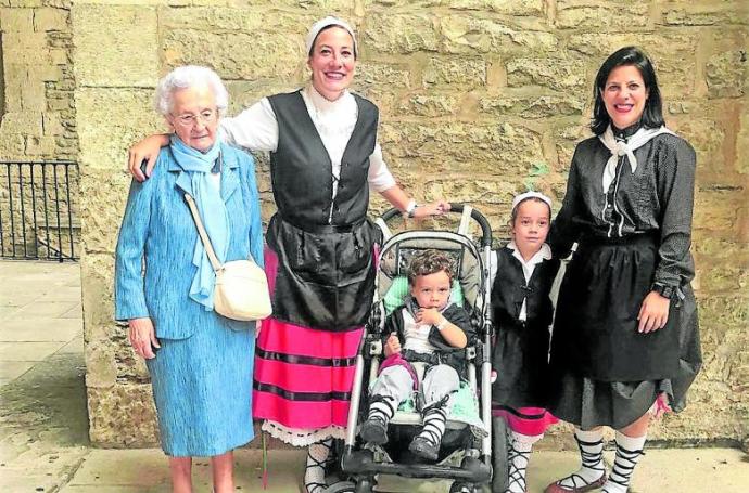 “El día 5 de agosto es un día familiar, con Rosario de la Aurora, ofrenda floral y comida”