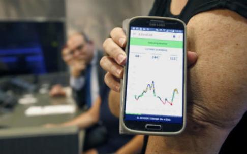 Sistema de monitorización con un parche cuyos datos pueden ser controlados a través del teléfono móvil