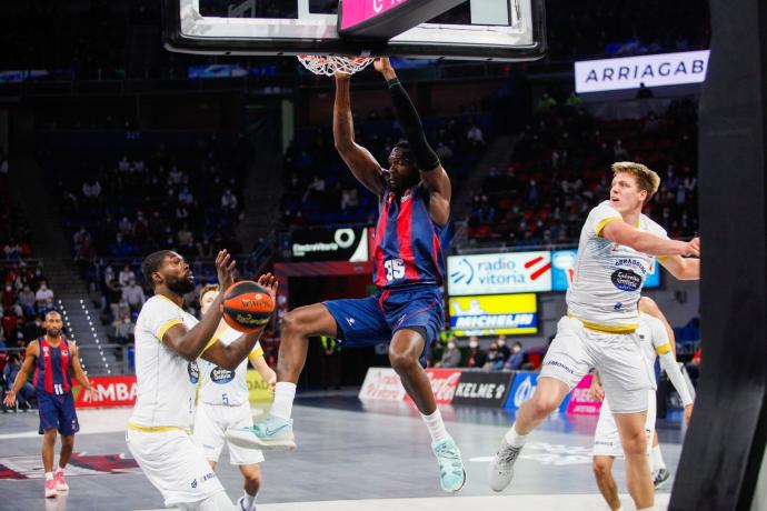 Partido de Baskonia y Obradoiro en el Buesa Arena.