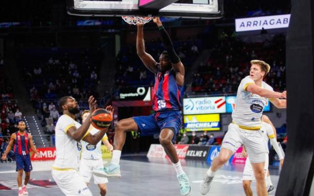Partido de Baskonia y Obradoiro en el Buesa Arena.