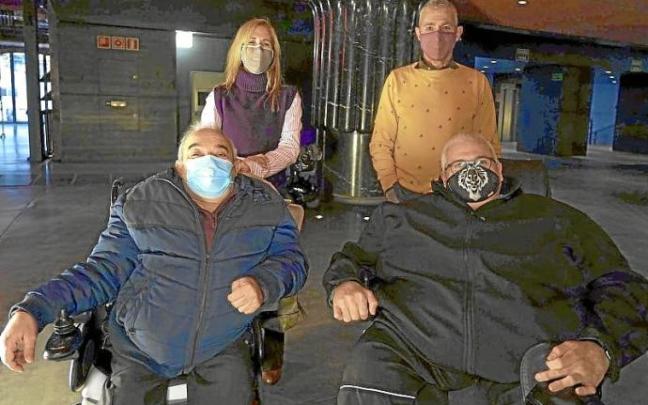 En primera línea, Serafín Iglesias e Iñaki Blanco. Por detrás, Olga Mateos y Alfonso Martínez.