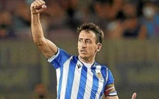 Mikel Oyarzabal celebra su gol en el Camp Nou. Foto: Efe