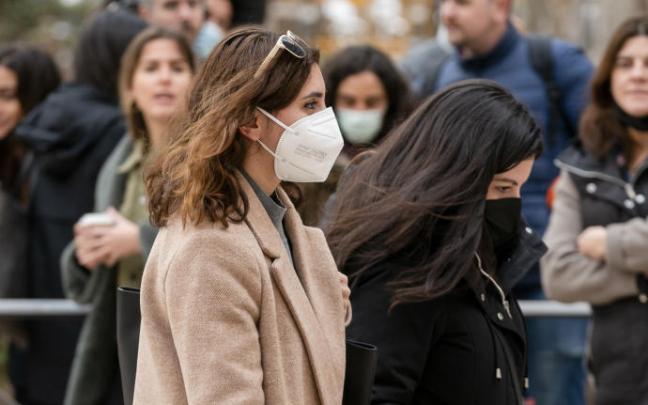 La exasesora de Podemos, Dina Bousselham, a su llegada a los juzgados. La exasesora de Podemos, Dina Bousselham, a su llegada a los juzgados.