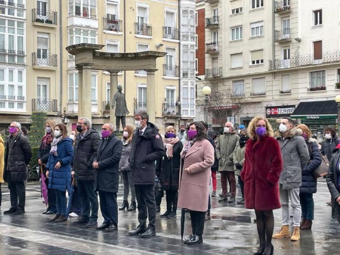 Concentración de autoridades frente a la Diputación de Álava.