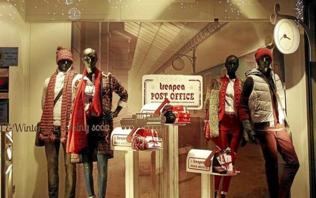 Escaparate de moda de un comercio de Amurrio. Foto: A. Oiarzabal Escaparate de moda de un comercio de Amurrio. Foto: A. Oiarzabal