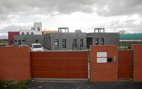 Exterior del CET Gasteiz, que se ubica en la localidad de Arzubiaga (Arratzua-Ubarrundia). Fotos: Jorge Muñoz