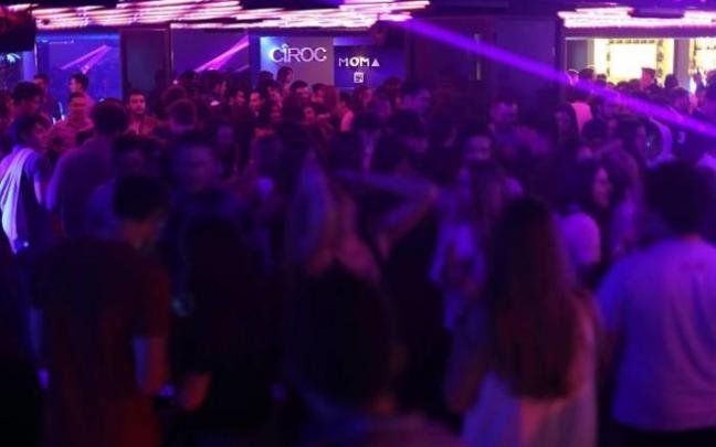 Interior de una discoteca.