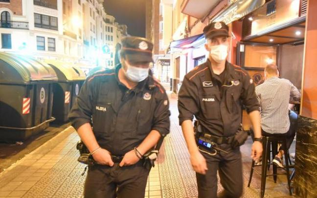 Los agentes patrullarán con cámaras por Bilbao.