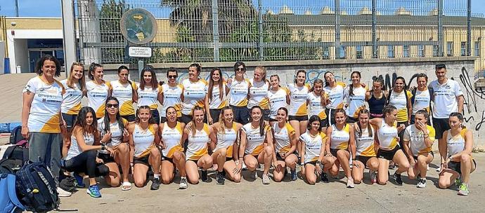 El equipo femenino que compitió el sábado en L'Hospitalet.