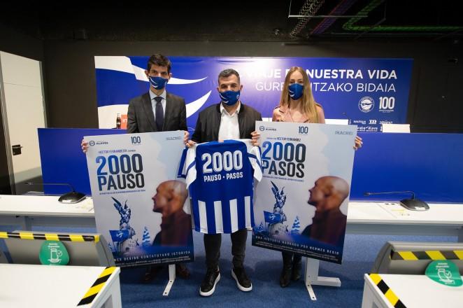 Este jueves ha sido presentado en la sala de prensa de Mendizorrotza el documental '2000 pasos - 2000 pauso', dirigido por el periodista gasteiztarra Héctor Fernández