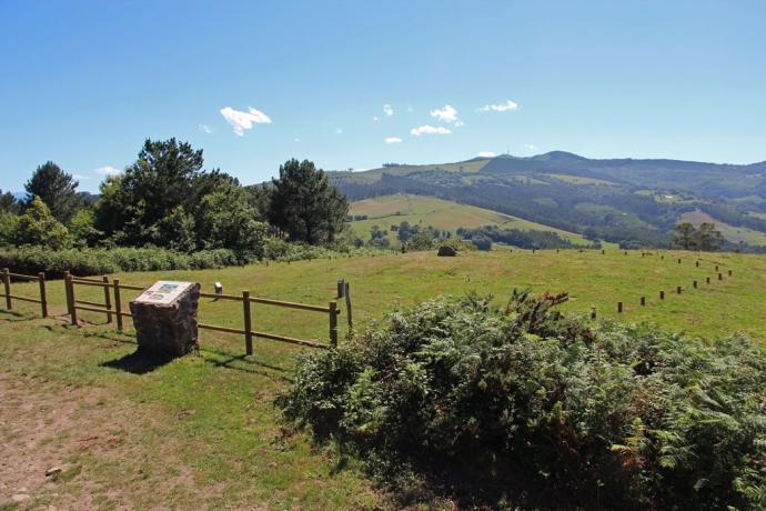 El nuevo vallado se integra con el paisaje.