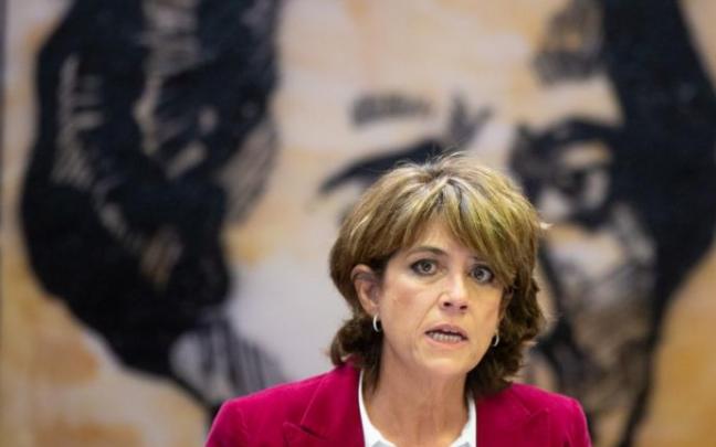 Dolores Delgado, ante la comisión de Justicia del Senado