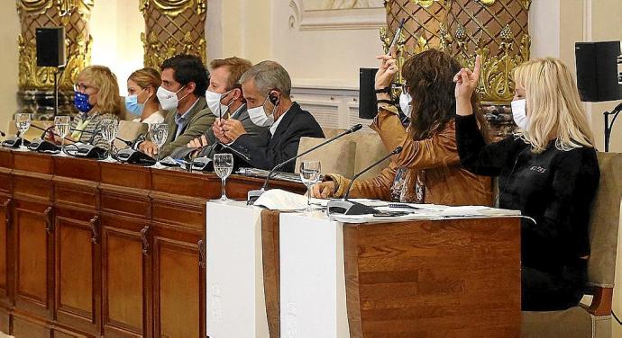 Concejales del PSE, PP y Elkarrekin Donostia, en la sesión de ayer.