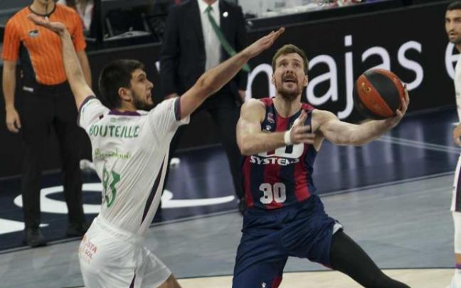 Dragic penetra ante Boutielle