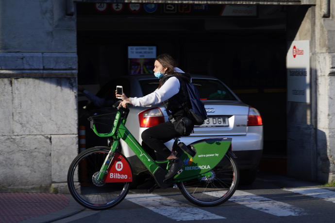 Los escolares bilbainos recibirán cursos de conducción para ir a clase en bicicleta