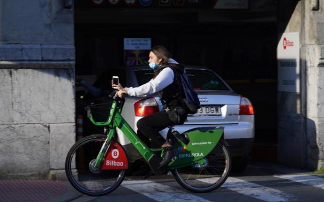 Los escolares bilbainos recibirán cursos de conducción para ir a clase en bicicleta
