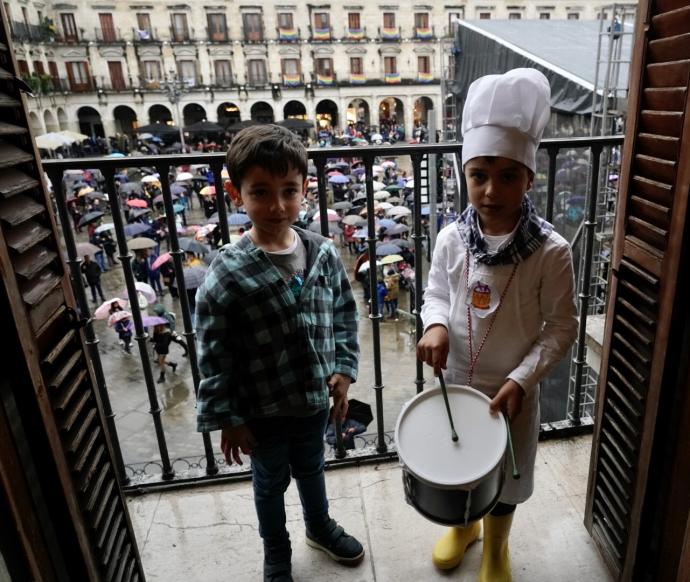 Retreta en la Plaza Nueva.