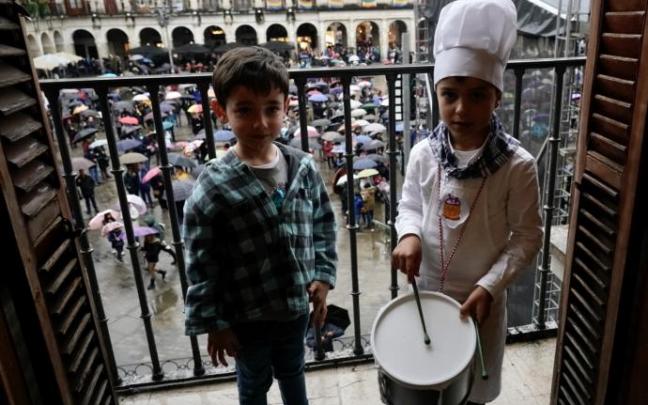 Retreta en la Plaza Nueva.