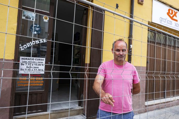 "Pagar 250 euros es excesivo, un abuso y por eso he decidido no sacar la tarjeta" Iban Romo, Dueño de Gráficas Xabier