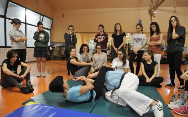 Curso de autodefensa feminista.