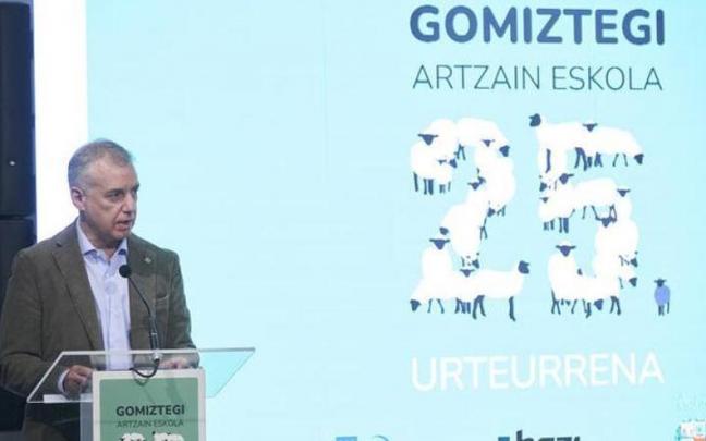 El lehendakari durante su intervenci&oacute;n en el acto que ha conmemorado 25 aniversario de Gomiztegi Artzain Eskola.