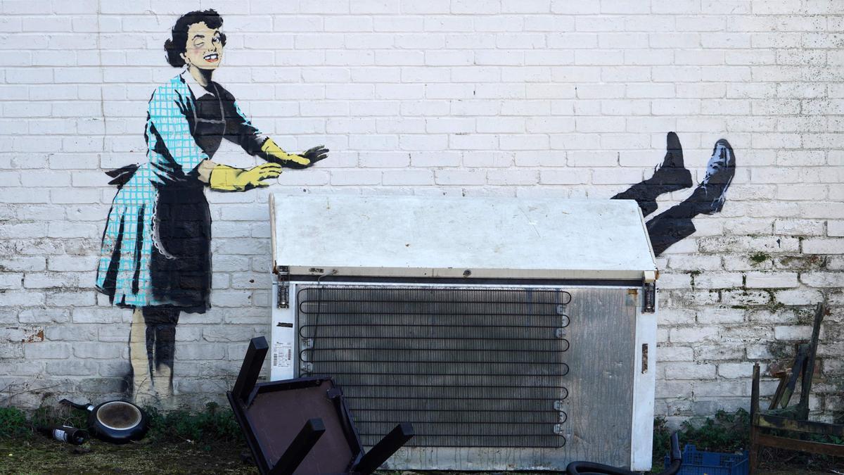 Banksy desvela un mural contra la violencia machista en Inglaterra
