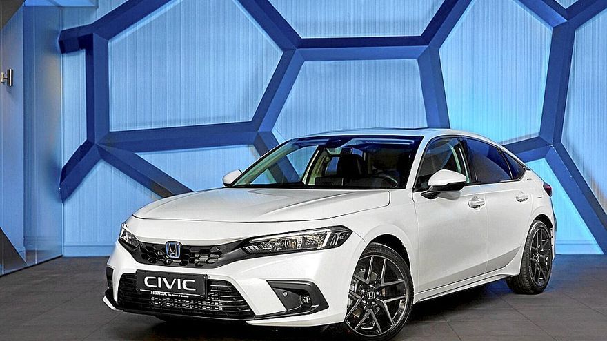 El nuevo Civic dispone de la funcionalidad de un compacto espacioso y confortable sin renunciar a la estética baja, ancha y sólida de un turismo deportivo. | FOTOS: HONDA