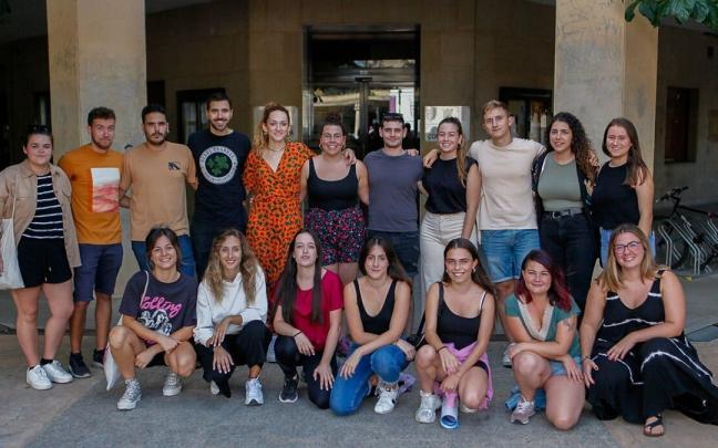 Los protagonistas, en el Ayuntamiento de Huarte. Los protagonistas, en el Ayuntamiento de Huarte.