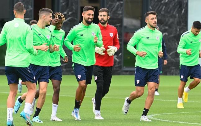 Un instante del entrenamiento de ayer jueves en Lezama Un instante del entrenamiento de ayer jueves en Lezama