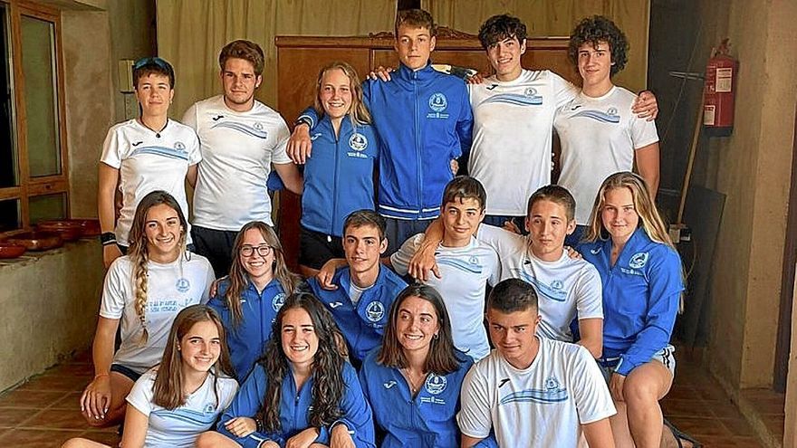 La expedición del Club Natación en Zamora.