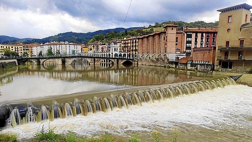 El río Oria, con la presa neumática en funcionamiento. | FOTO: M.S.S.