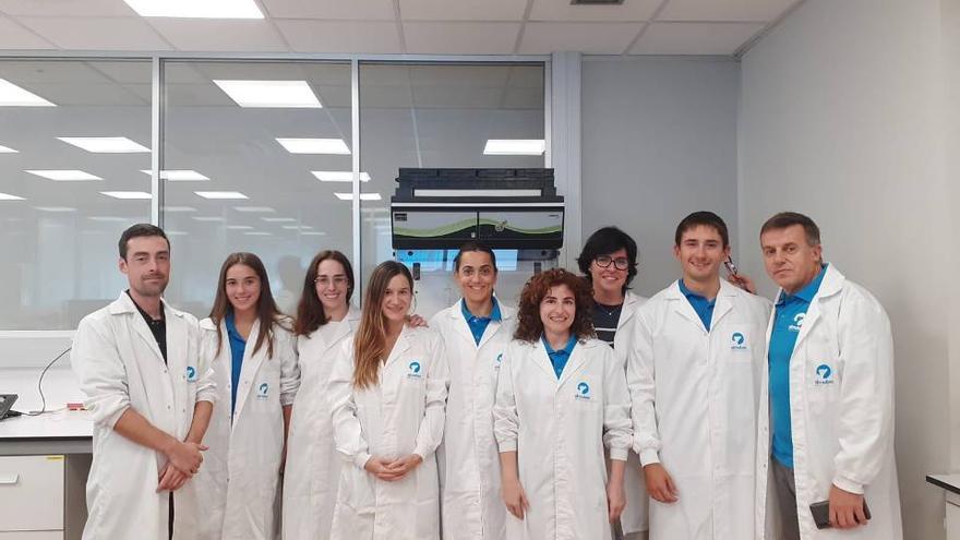 El Director T&eacute;cnico, a la derecha, junto al equipo de calidad.